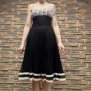 Sandra Angelozzi - 100% Silk Little Black Dress with White details - EUC